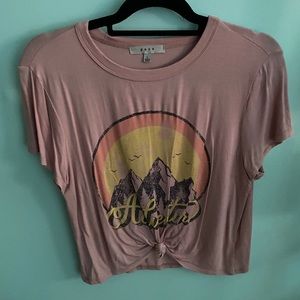 🌸4/$25 Adventure Graphic Tee